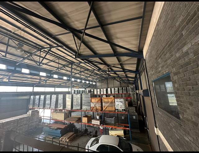 1,700M² WAREHOUSE TO LET IN SPARTAN